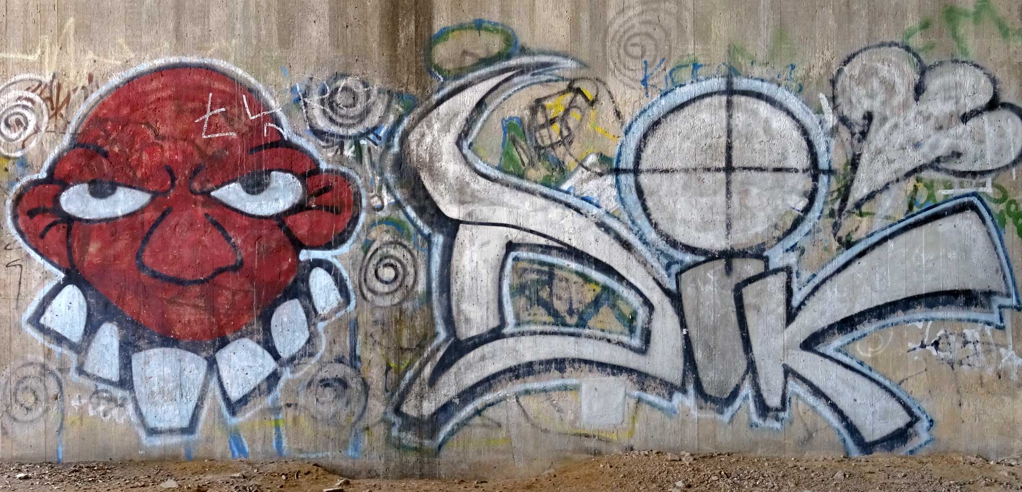 Graffiti unter der Talbrücke Worms-Pfeddersheim