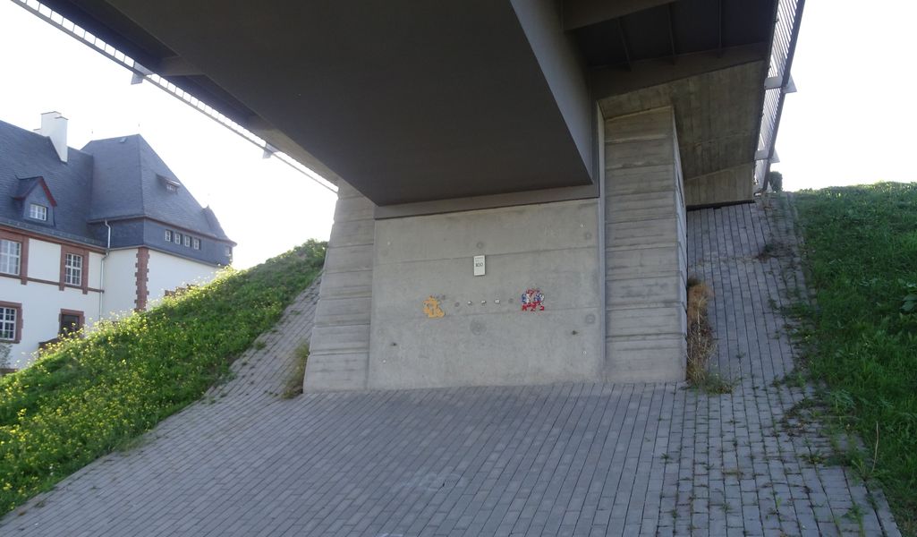 Mosaik-Graffiti Worms Karl Kübel Brücke